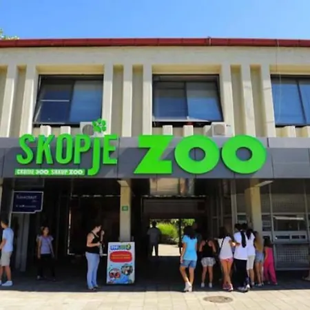 Modern & Spacious Duplex: Prime Location! * Скоп'є