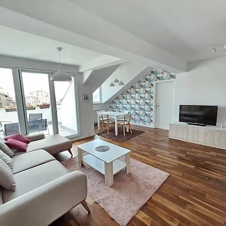 Апартаменты Modern & Spacious Duplex: Prime Location! *