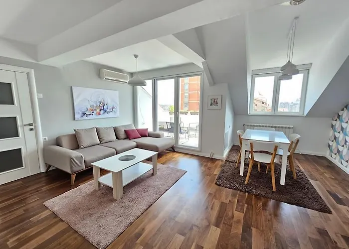 Lejlighed Modern & Spacious Duplex: Prime Location! Skopje