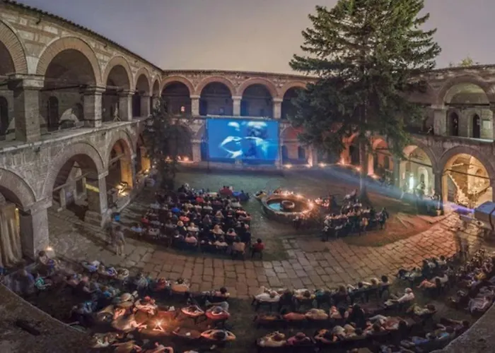 Apartment Modern & Spacious Duplex: Prime Location! Skopje